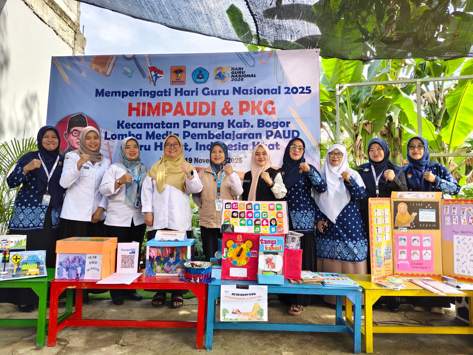 Himpaudi bersama PKG Kecamatan Parung, menggelar peringatan Hari Guru Nasional 2025 dengan kegiatan lomba seni tari nusantara dan media pembelajaran.