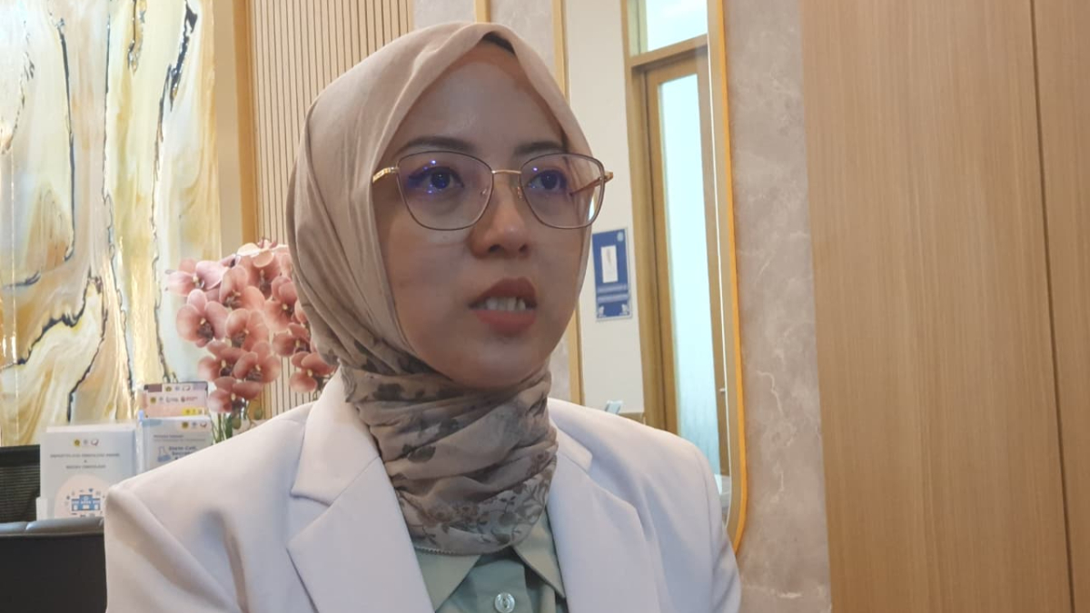 &lrm;Dokter Spesialis Gizi RSUD Bakti Pajajaran, dr. Vikie Nouvrisia Anandaputri, M.Gizi., Sp.GK saat menyampaikan keterangan.