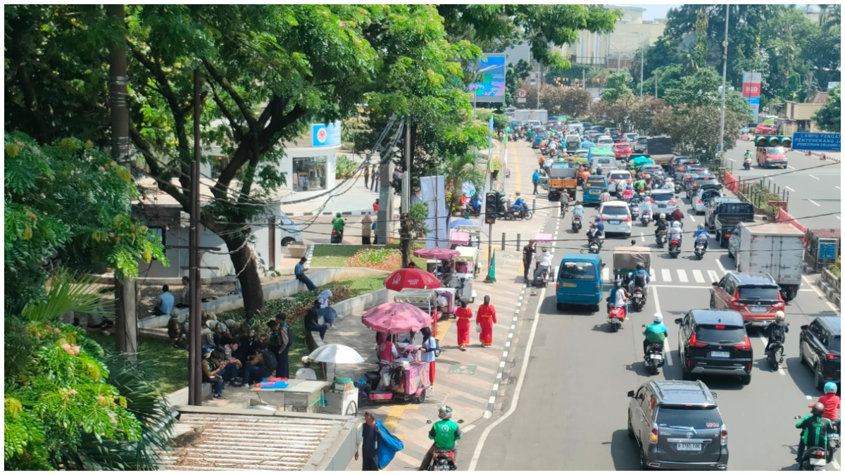 Kondisi lalulintas di Jalan Margonda Kota Depok. Rencana pembangunan Flyover Margonda dipastikan akan terealisasi.