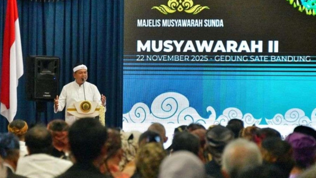 Gubernur Jawa Barat Dedi Mulyadi memberikan sambutan dalam Musyawarah Tahunan ke-II yang digelar oleh Musyawarah Majelis Sunda.&nbsp;