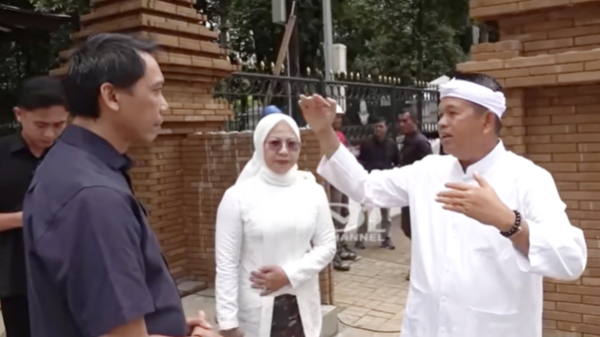 Gubernur Jawa Barat Dedi Mulyadi menjelaskan terkait pembangunan gapura Gedung Sate yang menyedot perhatian.