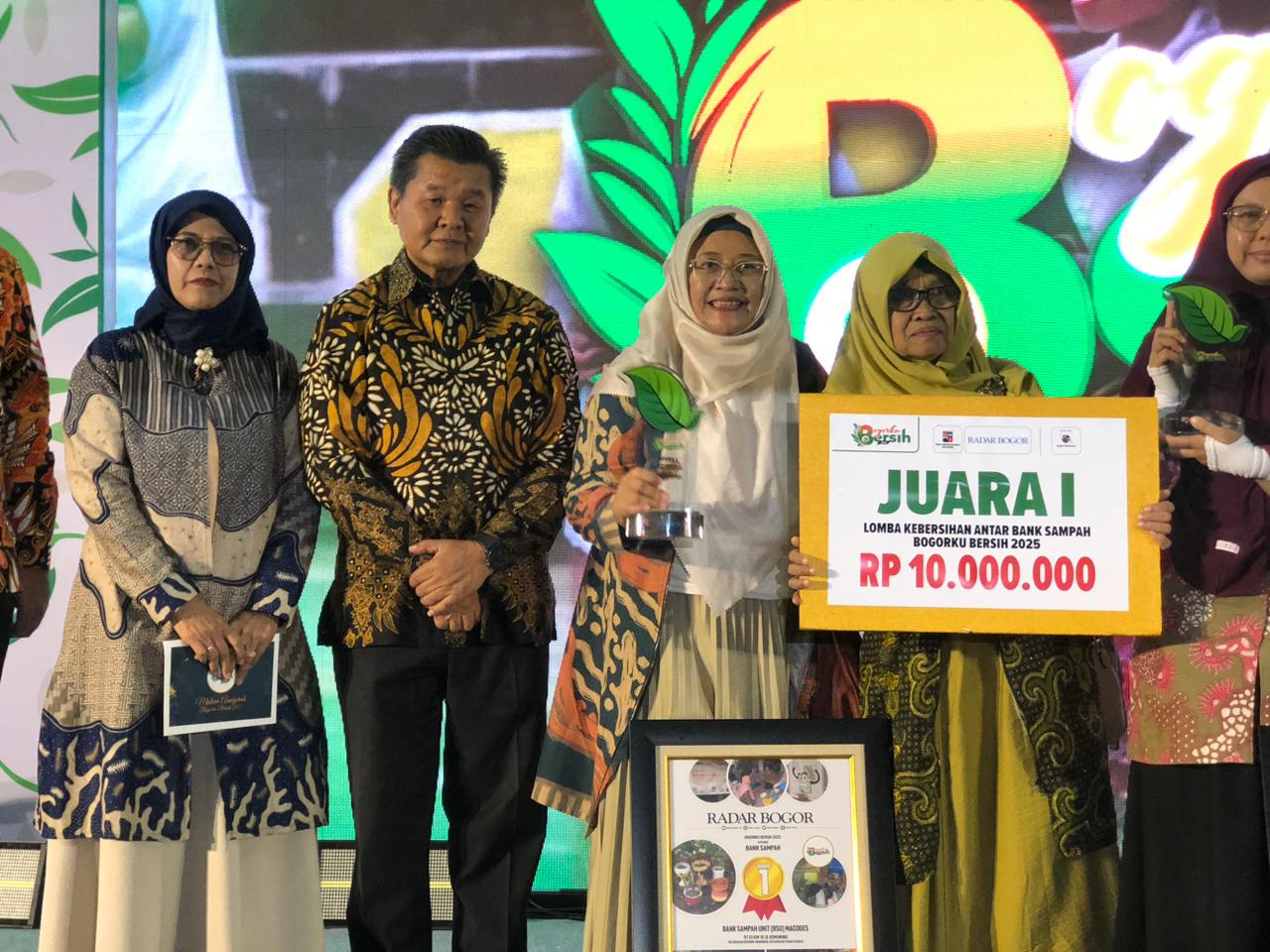 Bank Sampah Mak Odes, berhasil meraih juara Bogorku Bersih tahun ini.