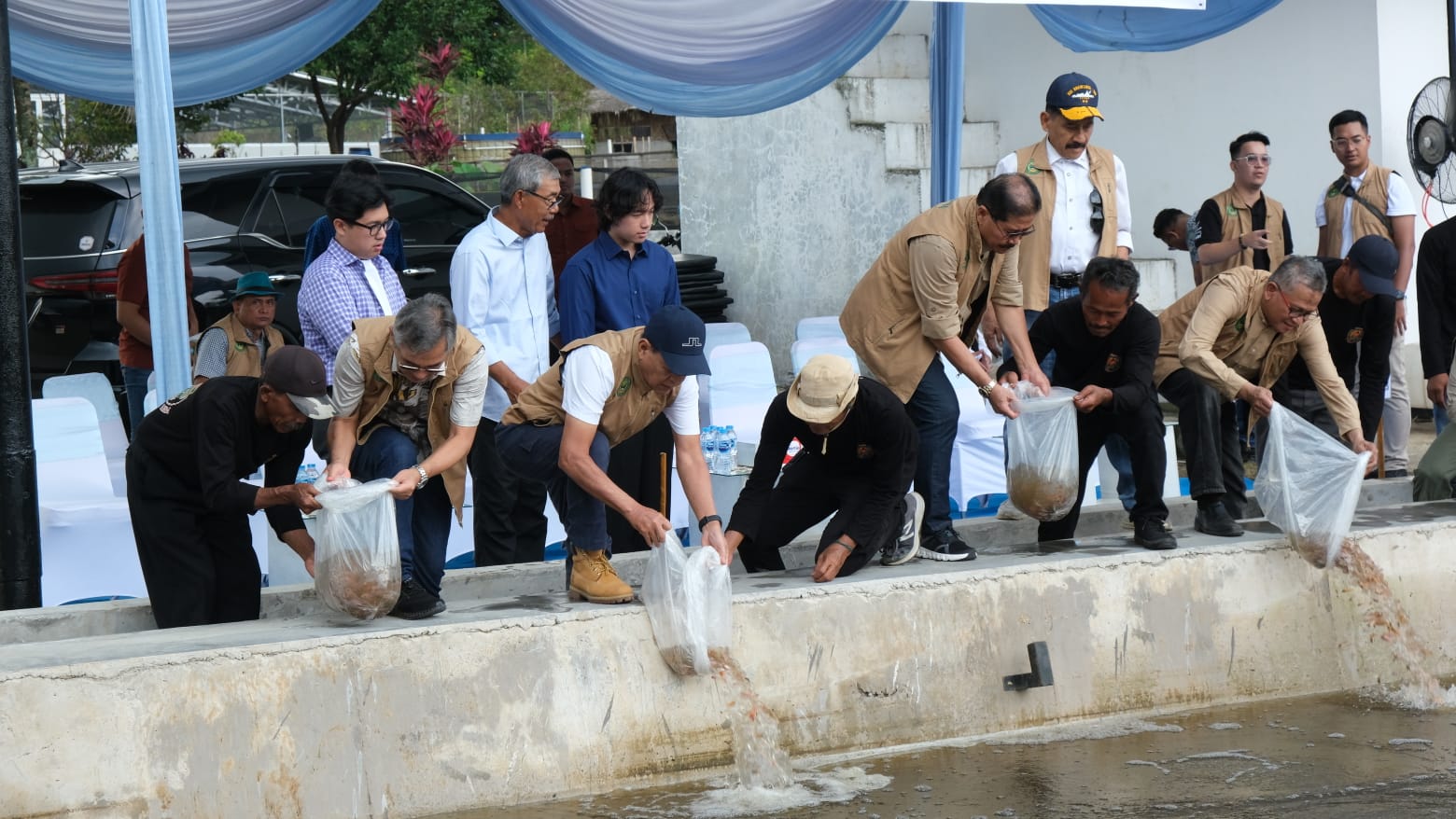 YSPN menebar 400.000 bibit ikan nila sebagai langkah memperkuat ketahanan pangan nasional.