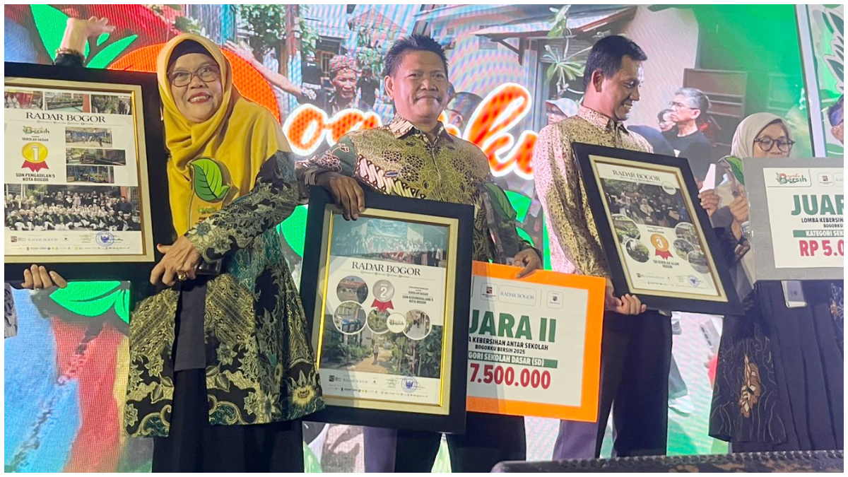Penghargaan Juara 2 Bogorku Bersih kepada SDN Kedung Halang 5