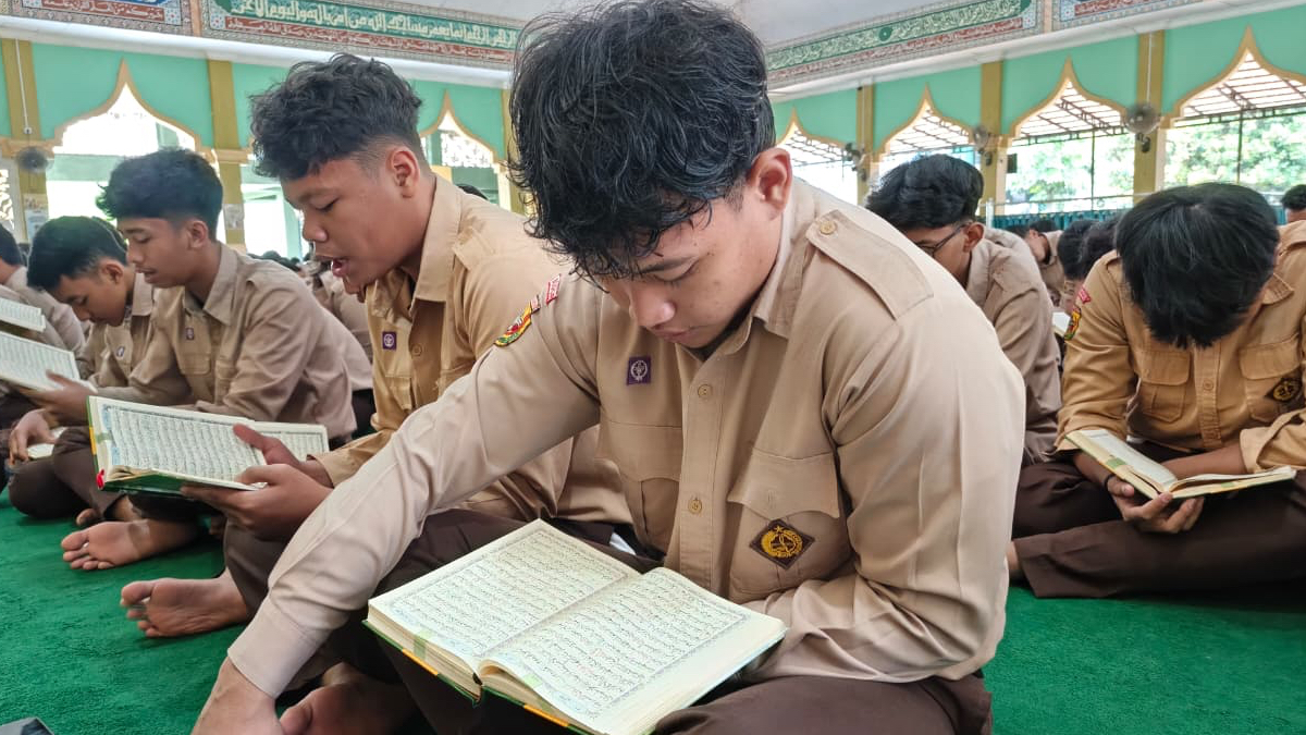 SMAIT BBS Bogor di Hari Guru Nasional.