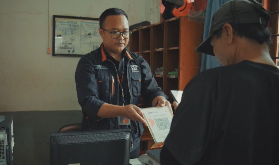 Ilustrasi penyaluran bansos BLTS Kesra melalui PT Pos Indonesia yang bersamaa dengan bansos reguler