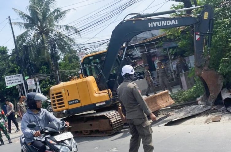 Satpol PP Kota Depok, kembali melakukan pembongkaran bangunan liar, kali ini di Citayam.