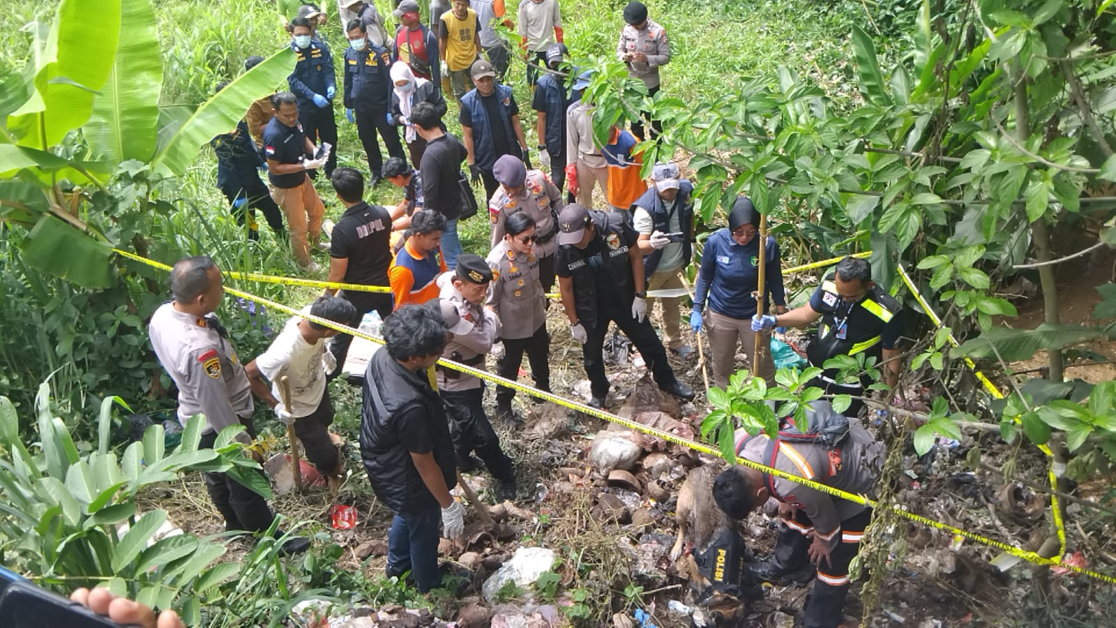 Polda Metro Jaya kembali melaksanakan olah TKP dan penyisiran terhadap jasad Alvaro di Jembatan Cilalay, Kampung Cikadu, Desa Singabraja, Kecamatan Tenjo, Kabupaten Bogor.