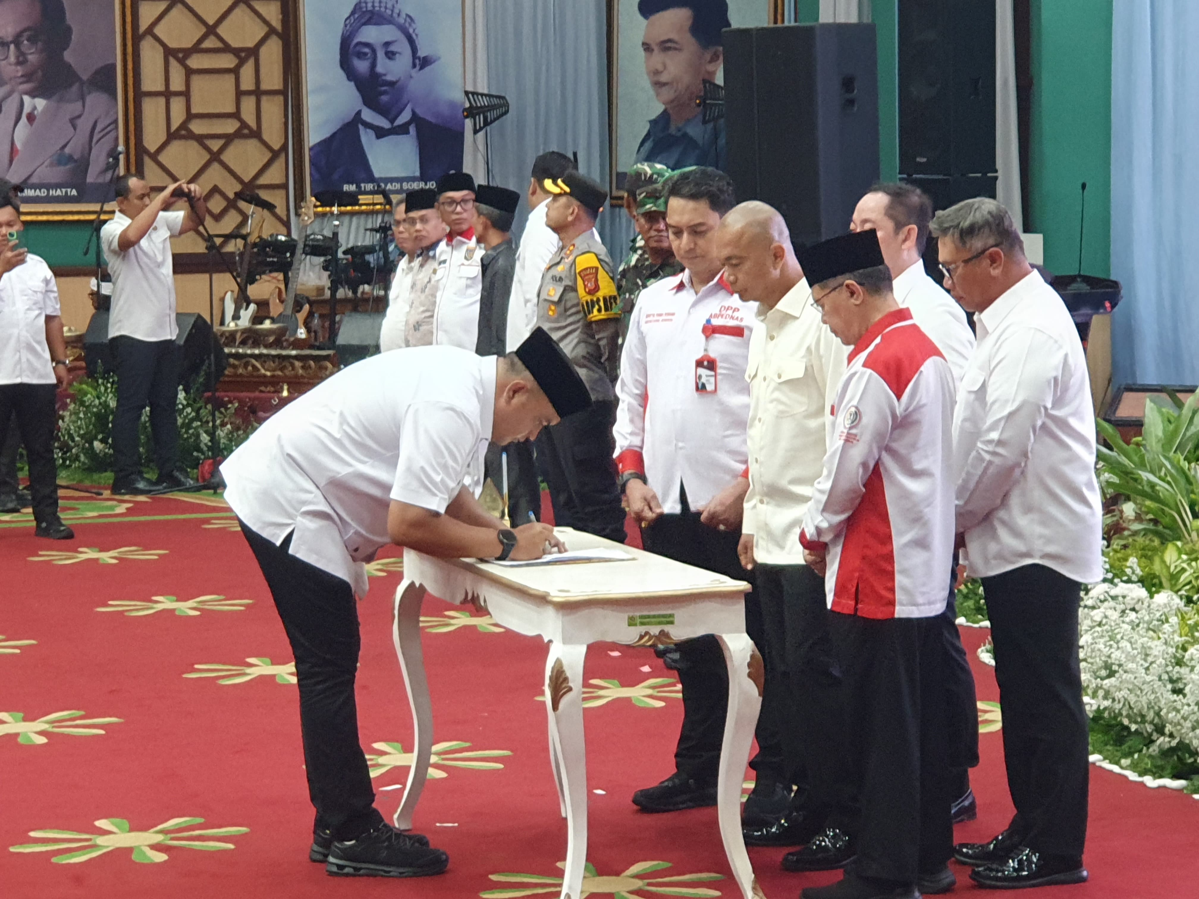 Pengukuhan Pengurus ADPEDNAS Kabupaten Bogor di Aula Tegar Beriman, Cibinong, Kamis 27 November 2025.