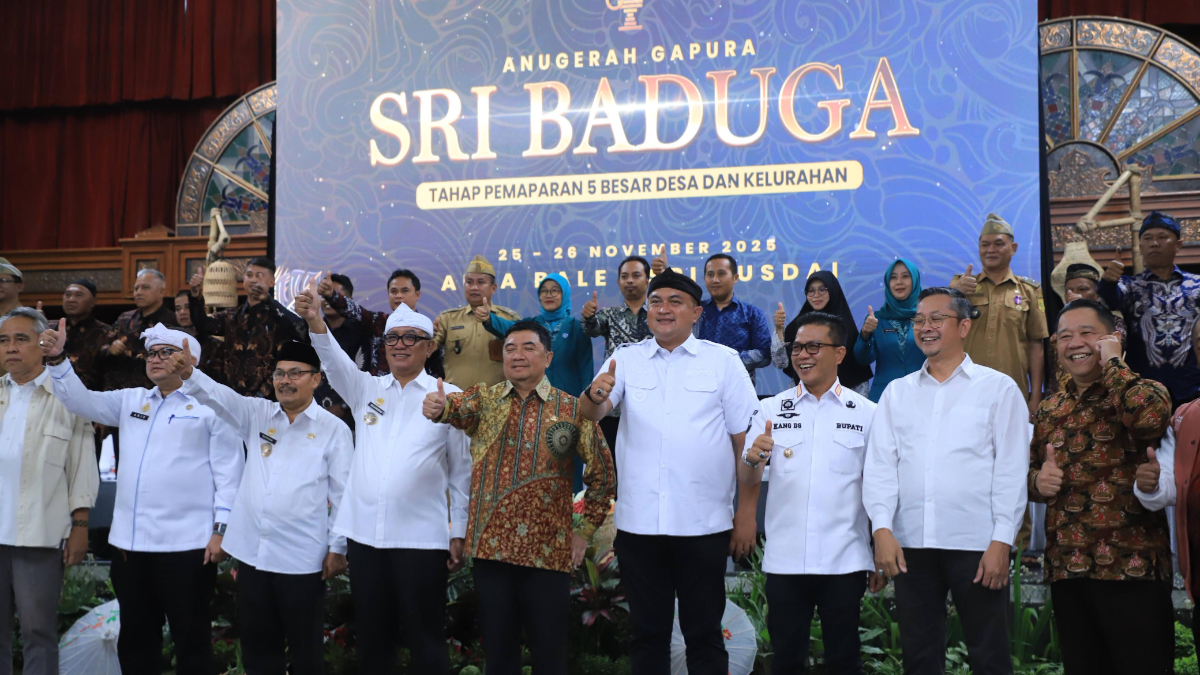 Tahapan pemaparan kinerja Desa Gunung Putri di Pusat Dakwah Islam (Pusdai) Jawa Barat