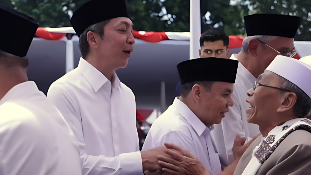 KOMPAK : Wali Kota Bogor, Dedie A Rachim bersalaman dengan para tokoh agama.
