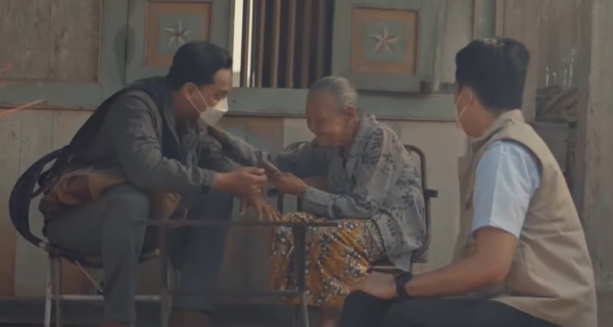 KPM menerima pencairan bansos tahap keempat