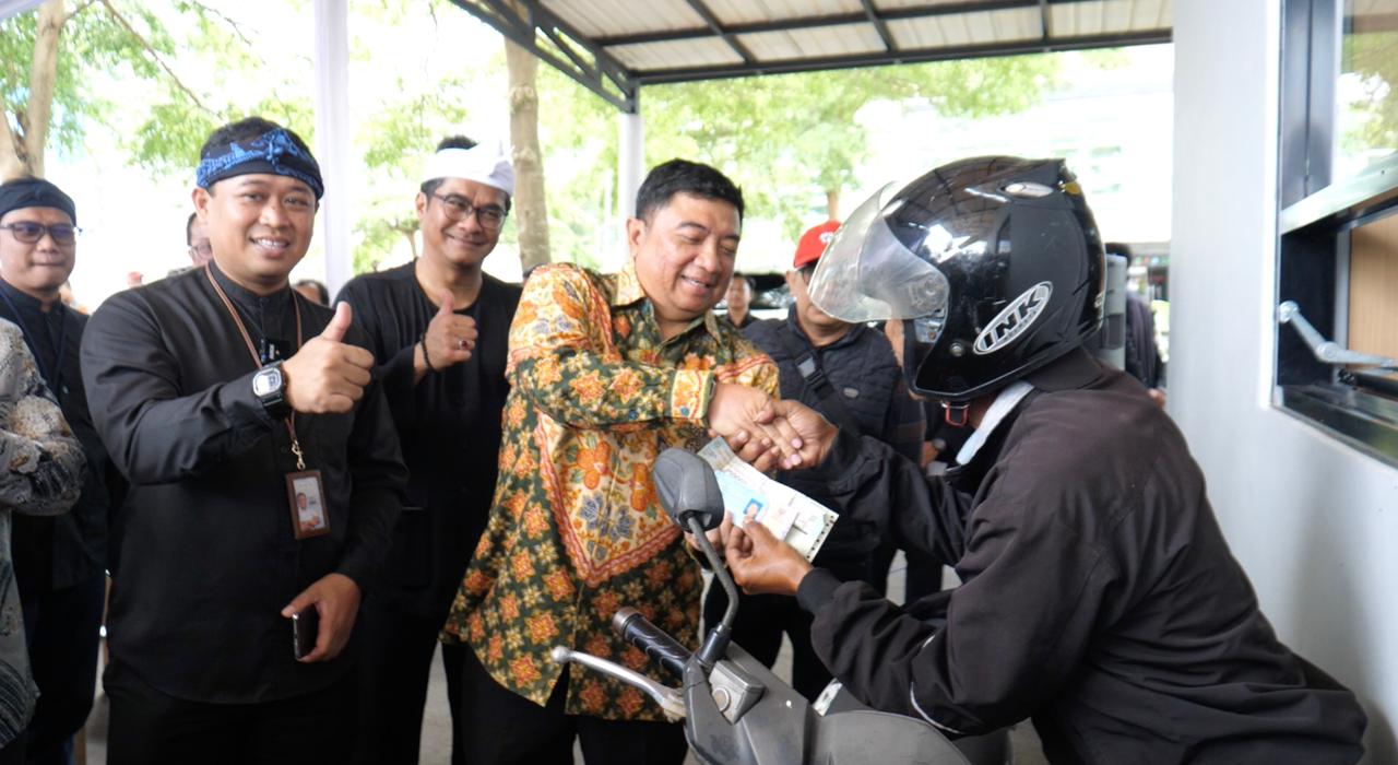 Layanan Samsat Drive Thru dan KiosK Samsat di Kabupaten Garut, yang didukung Bank BJB.
