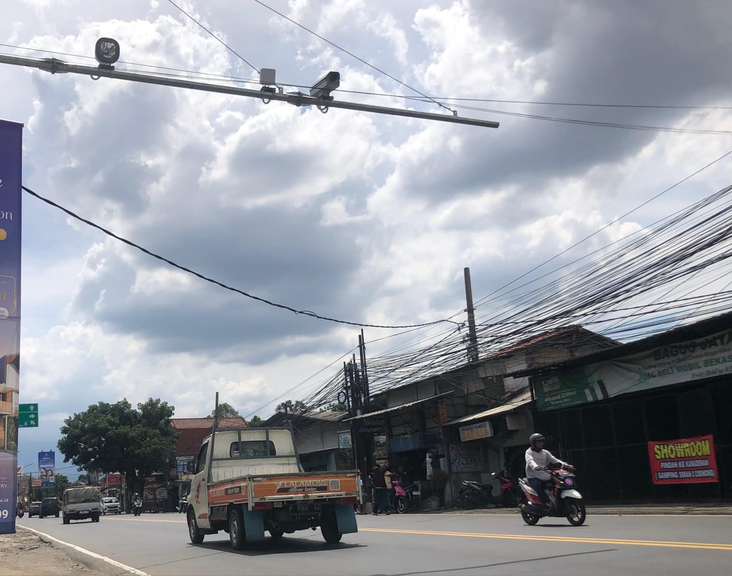 Kamera Etle yang dipasang di Jalan Jakarta Bogor - KS Tubun, Kelurahan Kedung Halang, Kecamatan Bogor Utara, Kota Bogor.