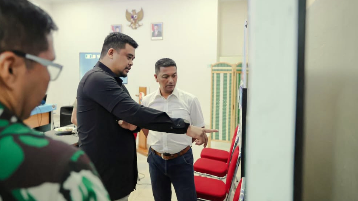 Gubernur Sumatera Utara, Bobby Nasution memantau kondisi bencana.