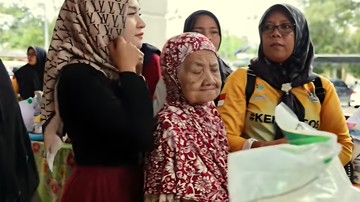 7 jenis bansos cair serentak 1 Desember 2025 melalui KKS Bank Himbara atau PT Pos Indonesia.