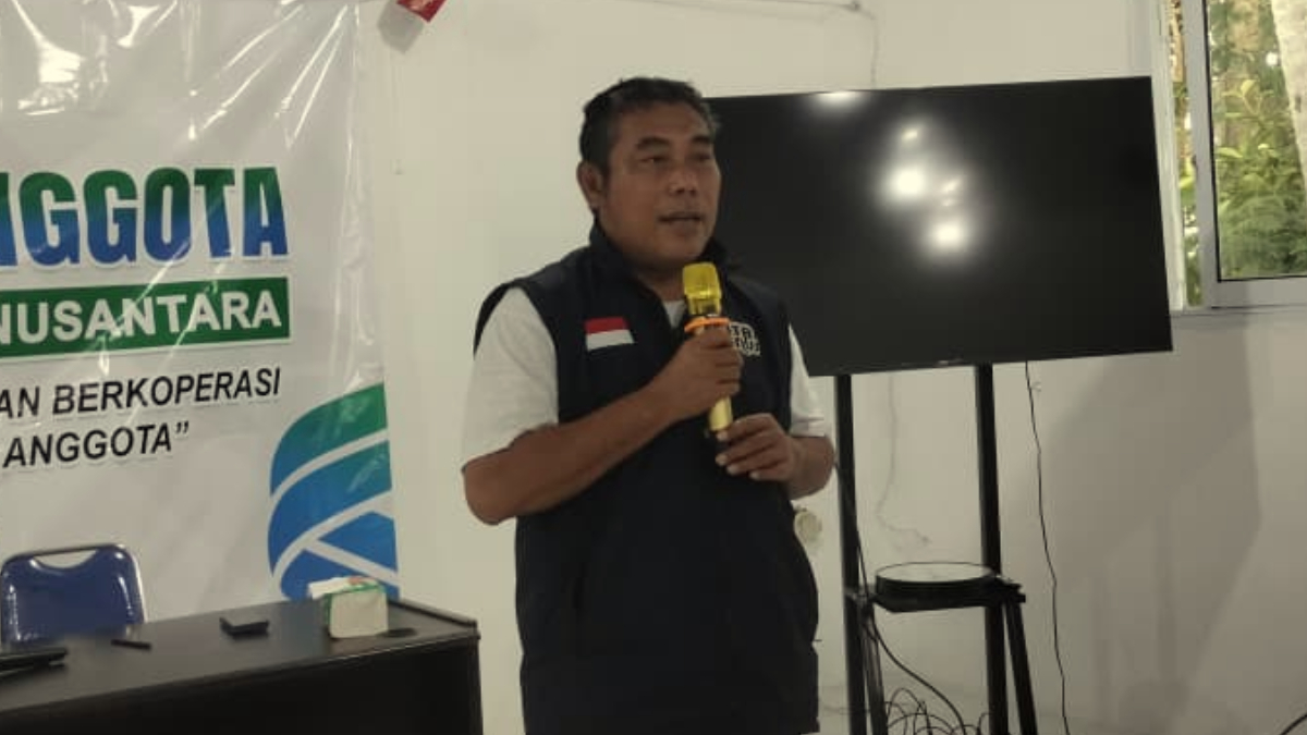 Founder Vinus Indonesia, Yusfitriadi saat memberikan arahan kepada para mahasiswa ITB Vinus.