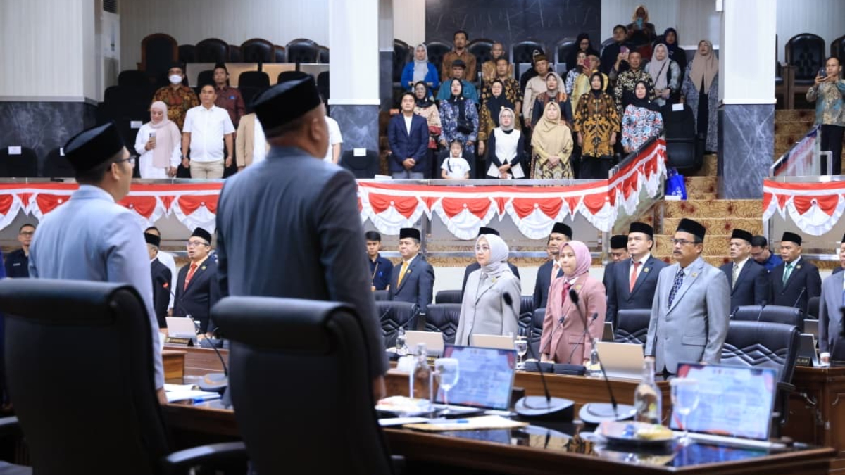 Bupati Bogor Rudy Susmanto menghadiri Rapat Paripurna&nbsp;DPRD&nbsp;Kabupaten Bogor Jumat, 28 November 2025.&nbsp;