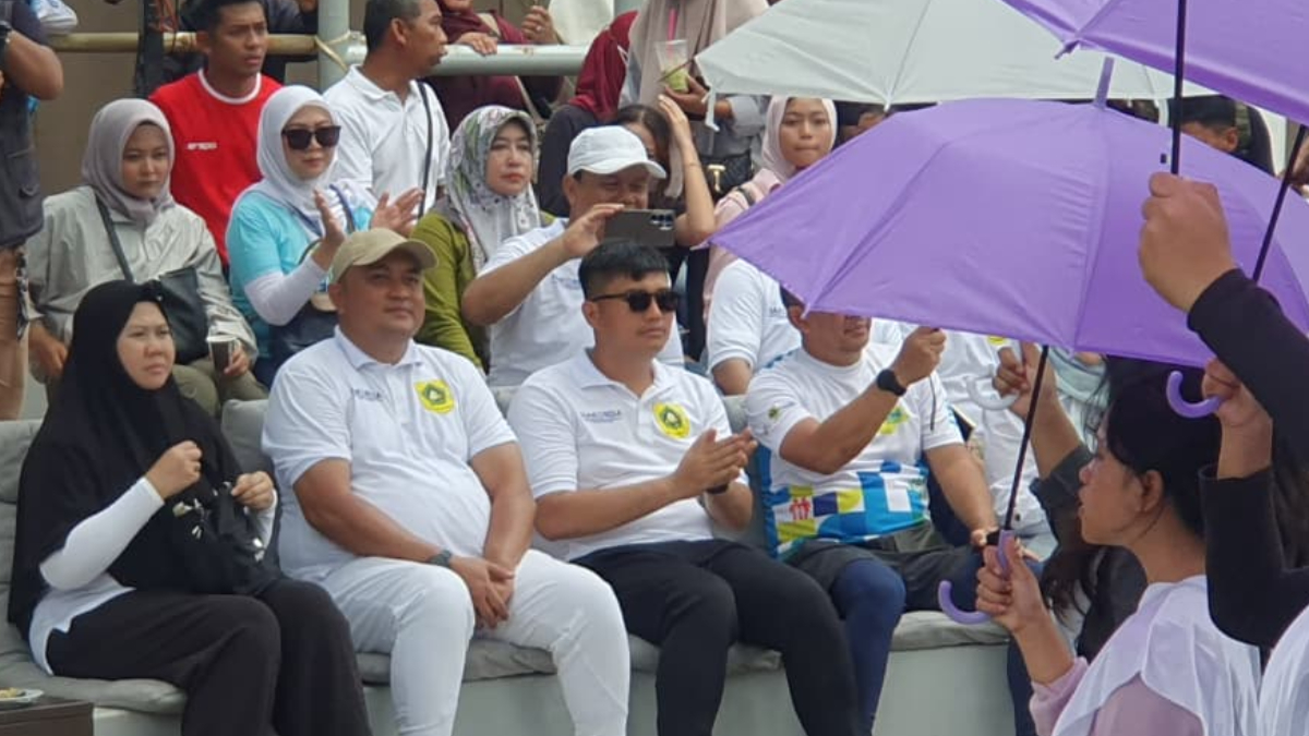 Bupati Bogor Rudy Susmanto saat menghadiri Festival Ekonomi Kreatif (Ekraf) di Taman Siliwangi, Cibinong, Kabupaten Bogor.