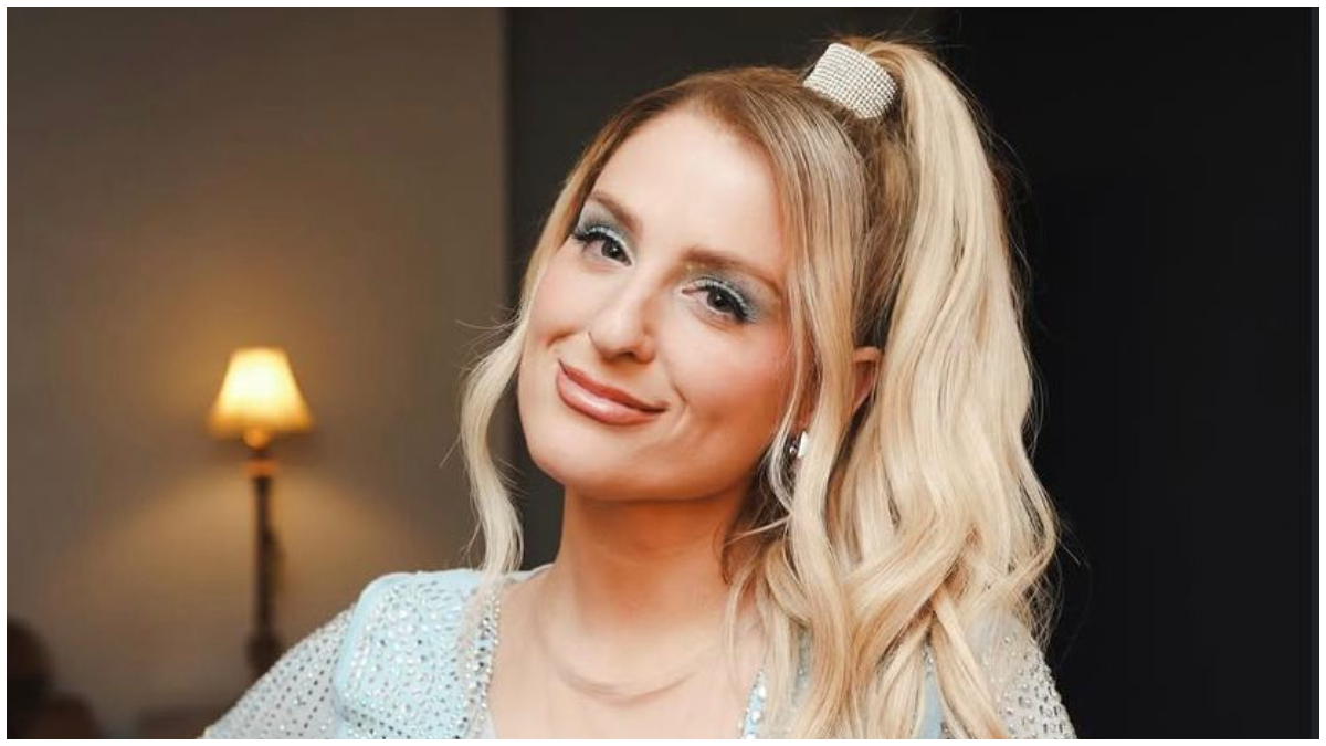 Single terbaru Meghan Trainor berjudul Gifts For Me.