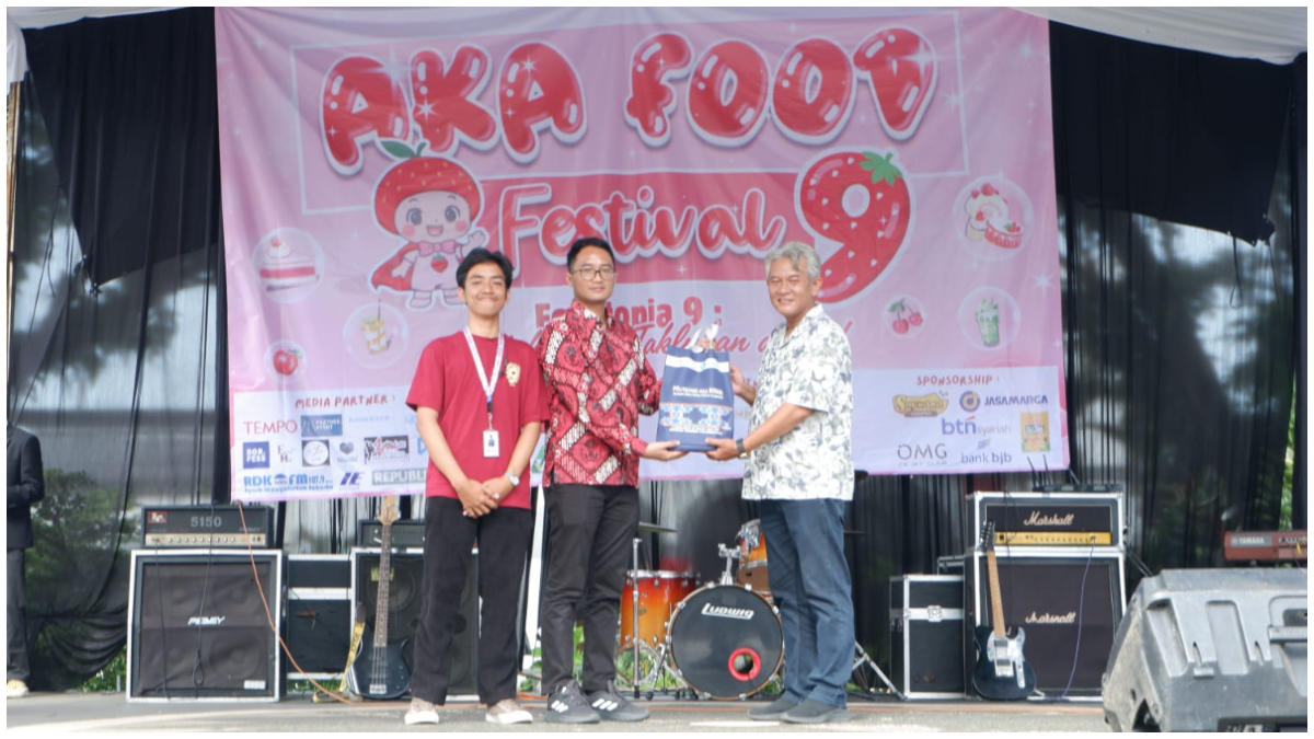 Kegiatan AKA Food Festival ke-9 yang diselenggarakan PMIP Politeknik.