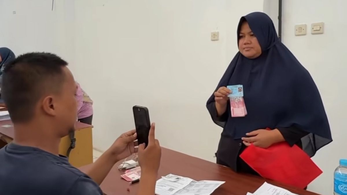 Pencairan bansos di tahun 2025.