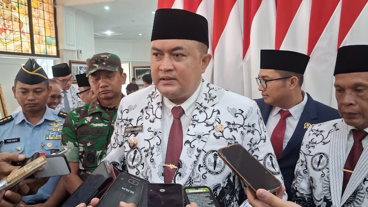 Bupati Bogor, Rudy Susmanto saat dimintai keterangan oleh Radar Bogor.