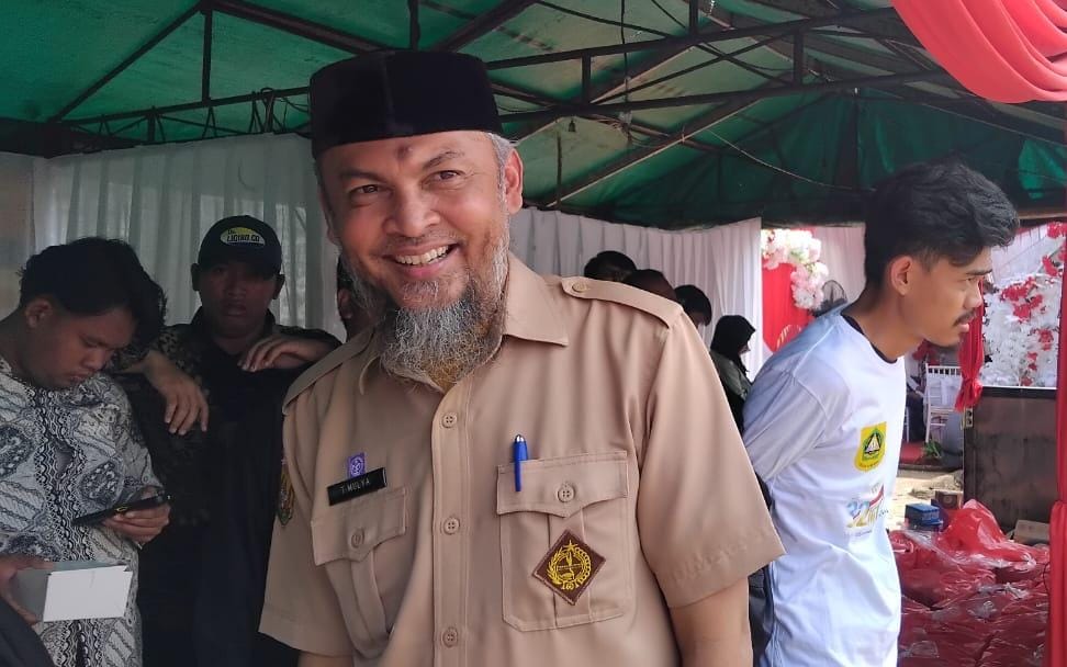Plt Kepala Dinas Lingkungan Hidup Kabupaten Bogor, Teuku Mulya saat dimintai keterangan oleh Radar Bogor.