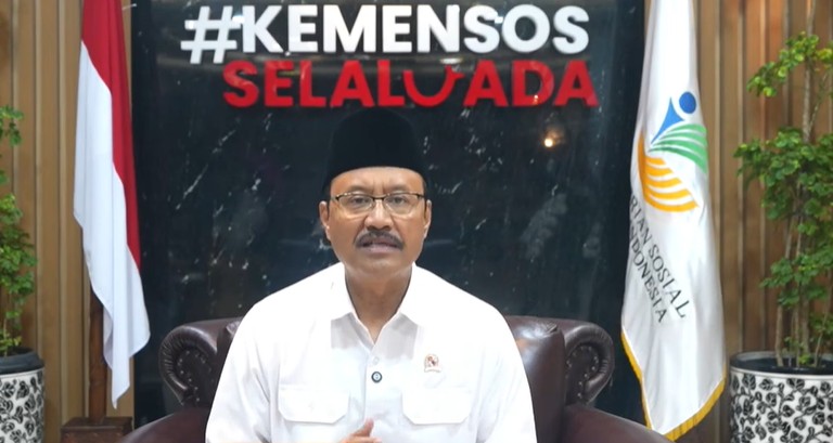 Menteri Sosial Saifullah Yusuf saat memberikan keterangan terkait penyaluran bansos