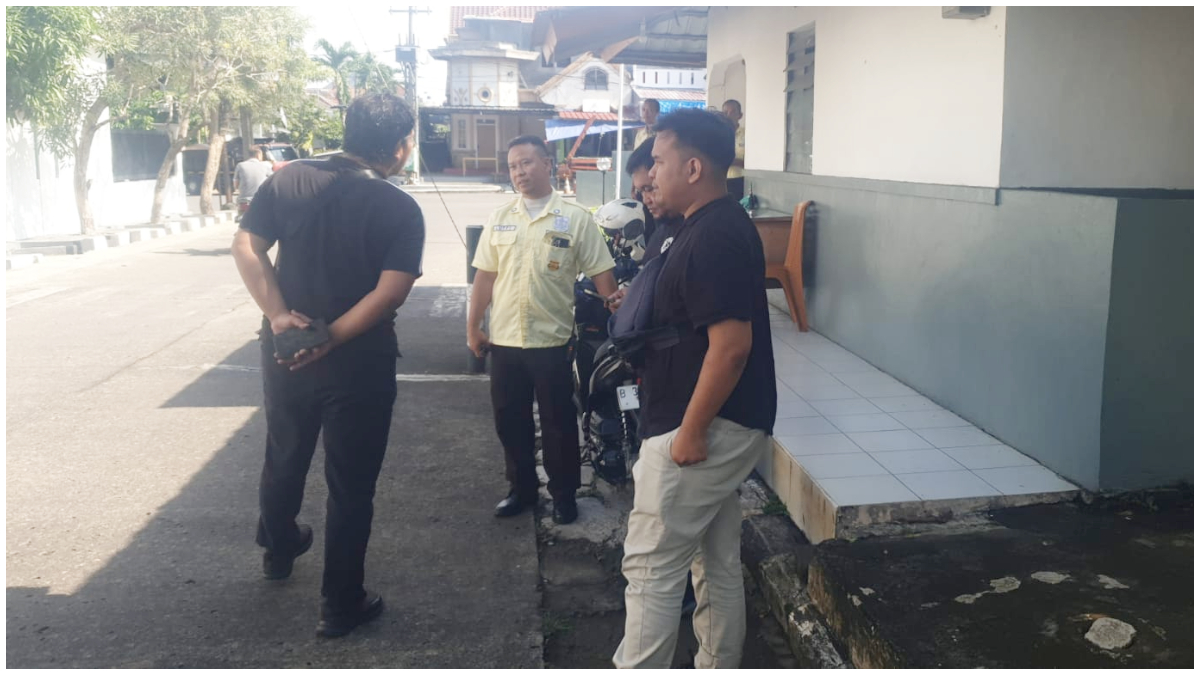 Polisi datangi lokasi pencurian tong sampah di Kota Depok.