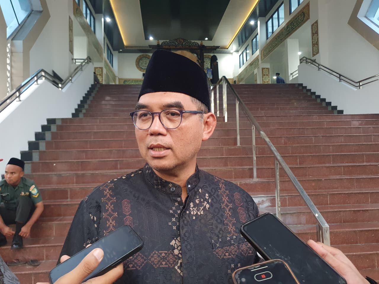 Sekretaris Daerah Kabupaten Bogor, Ajat Rochmat Jatnika saat menyampaikan keterangan.