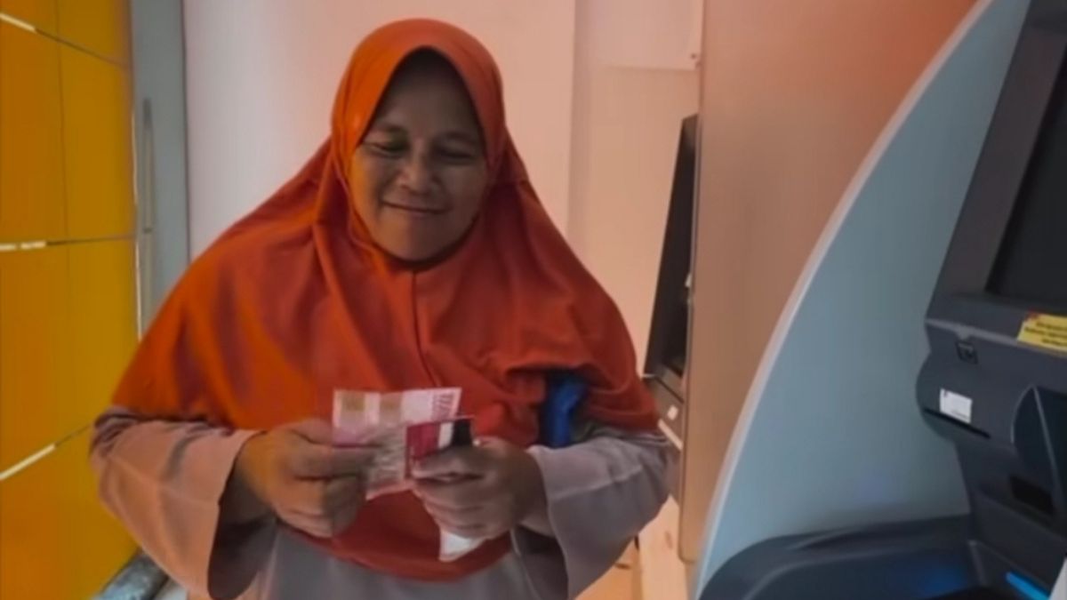 Ilustrasi KPM mengambil dana bansos BPNT pasa Desember tahun 2025.