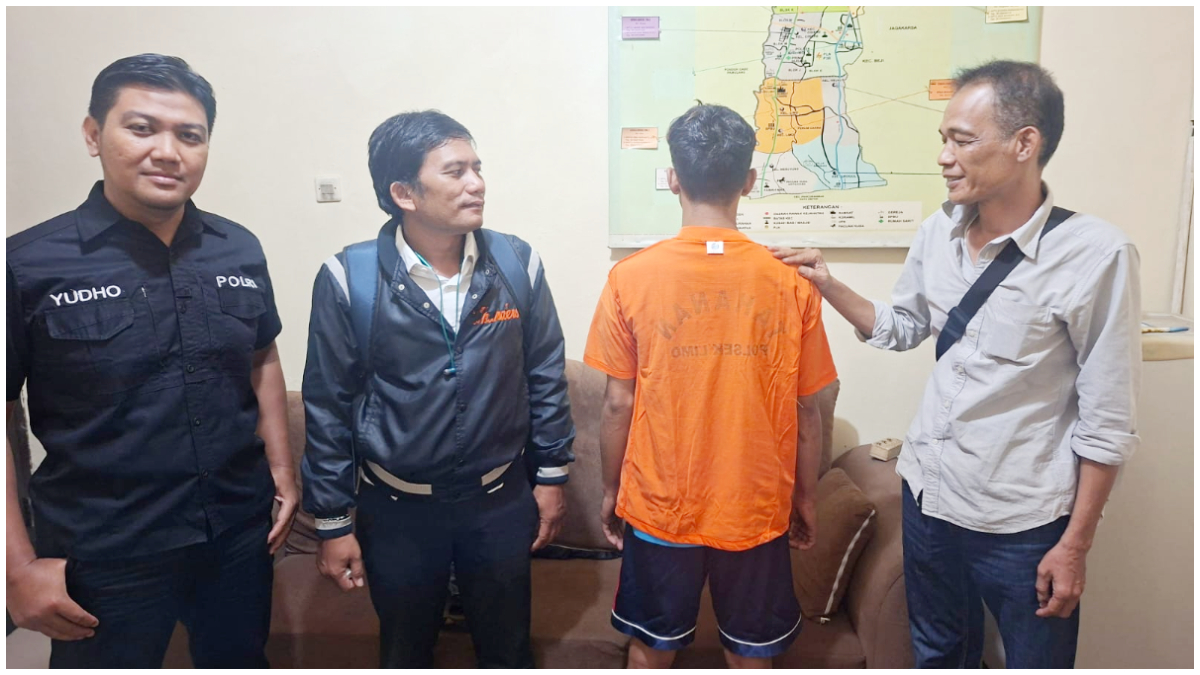 Pelaku pencurian di toko plastik kawasan Cinere Kota Depok.