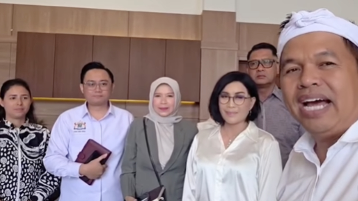 Gubernur Jawa Barat Dedi Mulyadi mengumpulkan bantuan untuk korban bencana di Pulau Sumatera.