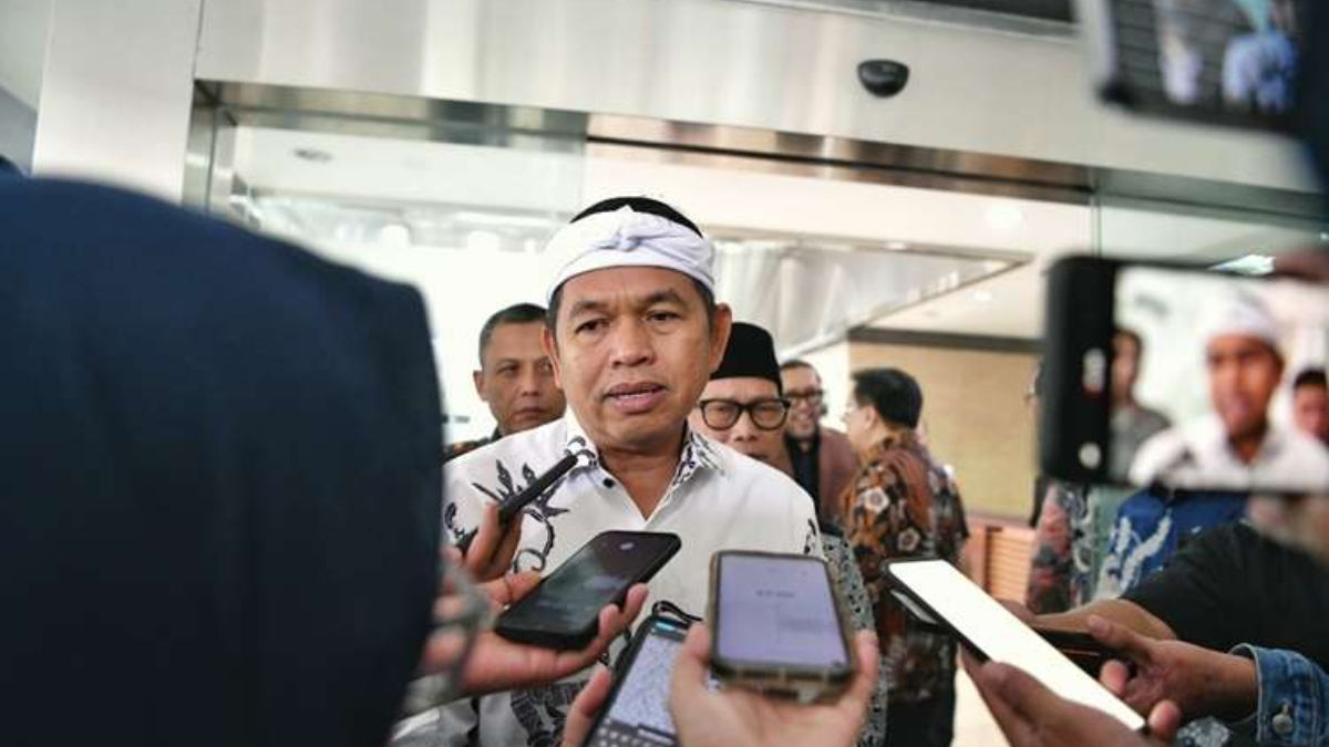 Gubernur Jawa Barat Dedi Mulyadi saat menyampaikan keterangan kepada wartawan beberapa waktu lalu.&nbsp;