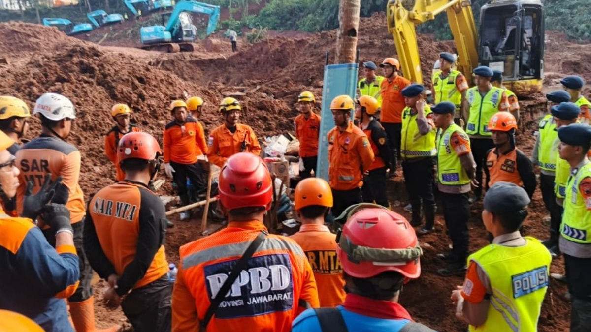 BPBD Jawa Barat mengimbau warga untuk meningkatkan kewaspadaan menghadapi potensi cuaca ekstrem.