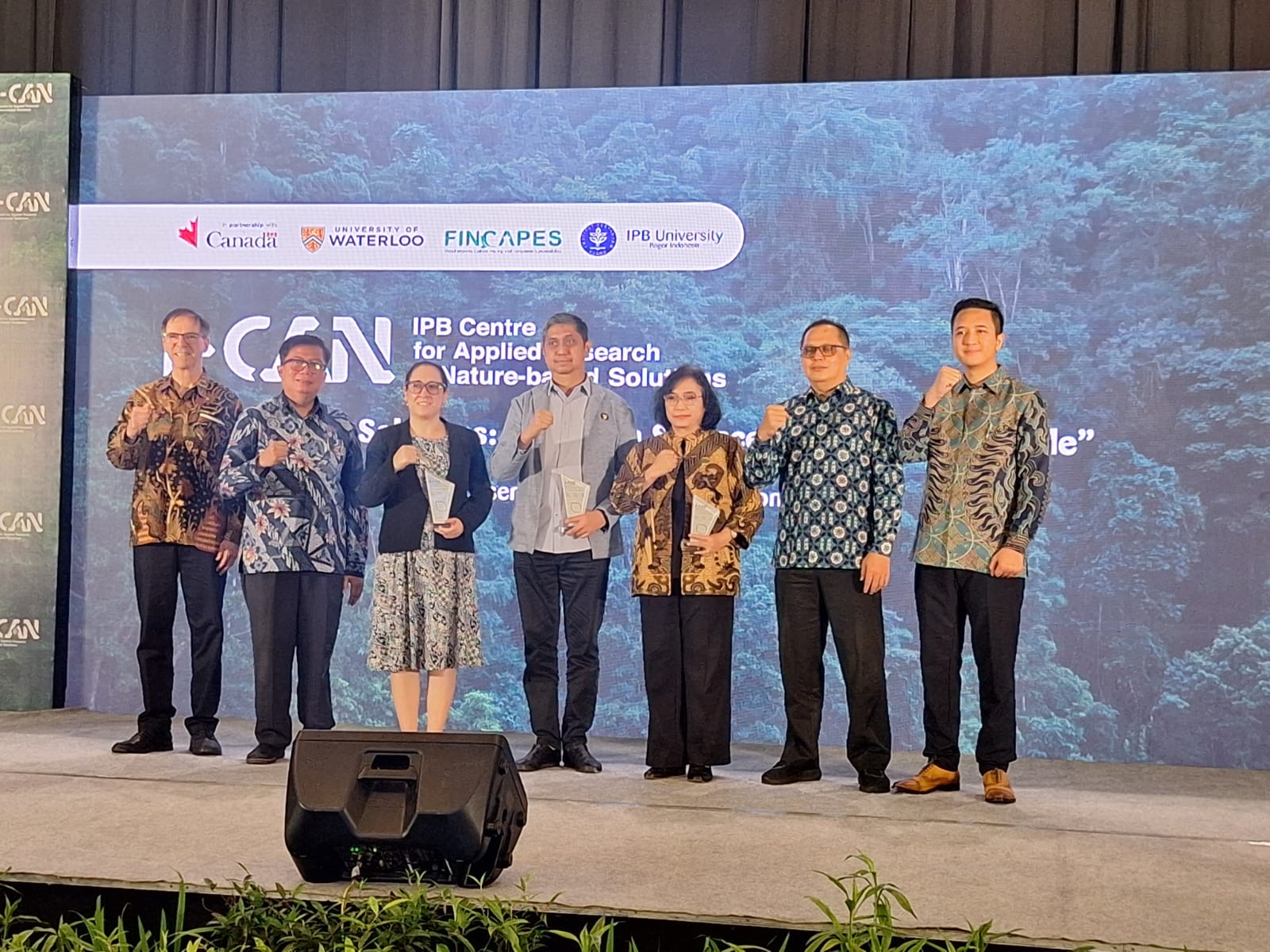 KOLABORASI: IPB University kolaborasi dengan University of Waterloo, Kanada, meluncurkan IPB Centre for Applied Research in Nature-based Solutions (I-CAN).