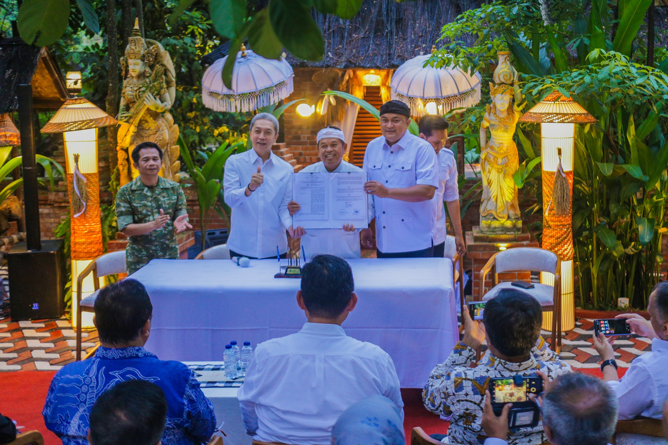 Penandatanganan MoU PSEL antara Pemprov Jabar, Pemkot Bogor, dan Pemkab Bogor.