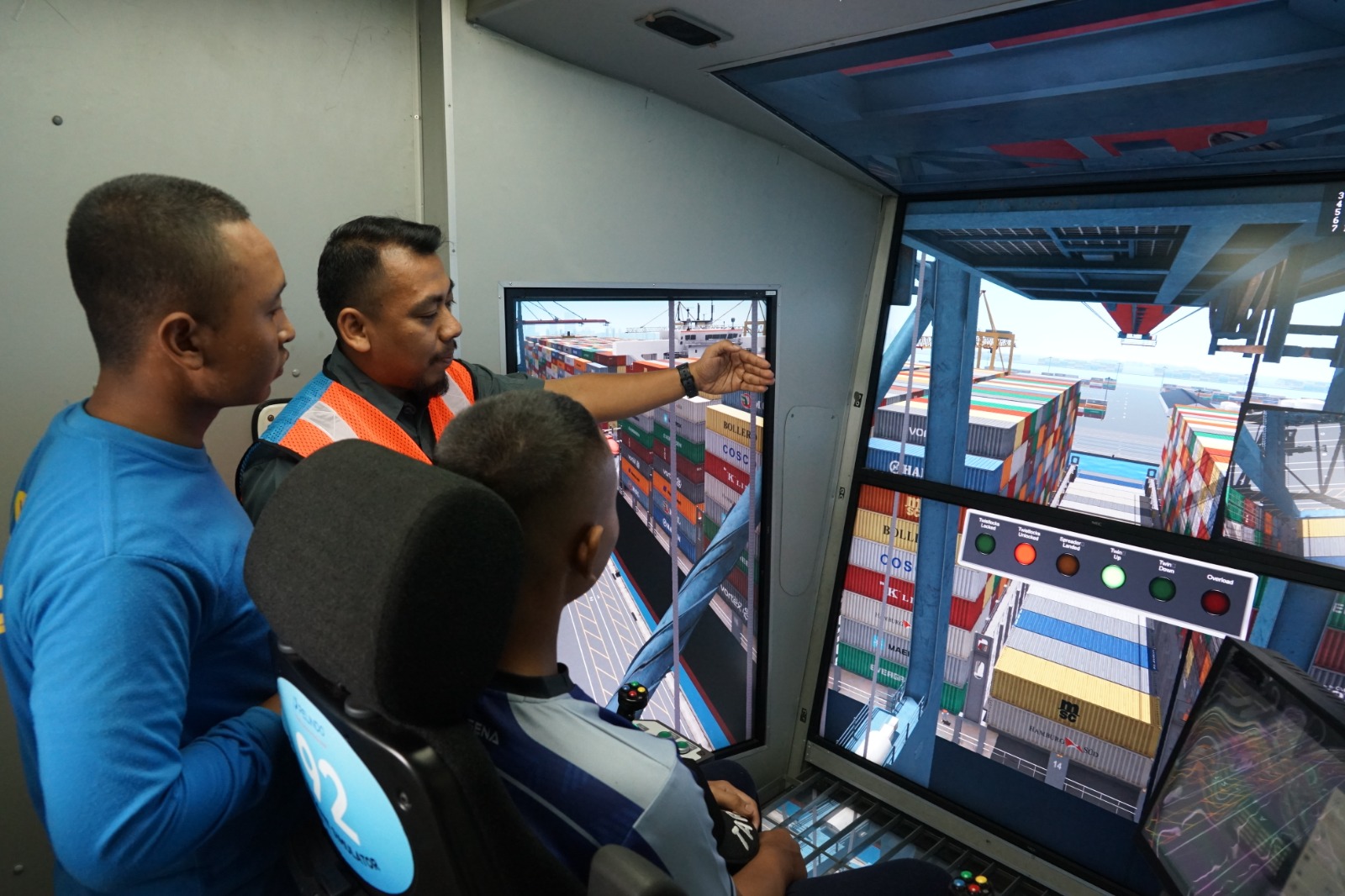 Siswa sekolah SMKS dari Reguler maupun Pelayaran Jabodetabek, saat mengikuti program PMLI Visit 2025.
