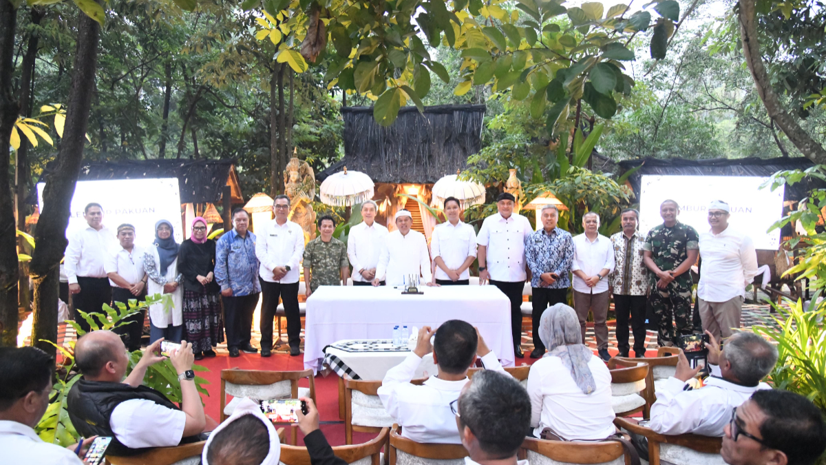 Rapat Koordinasi Terbatas yang berlangsung di Lembur Pakuan, Kabupaten Subang, Rabu (3/12/25).