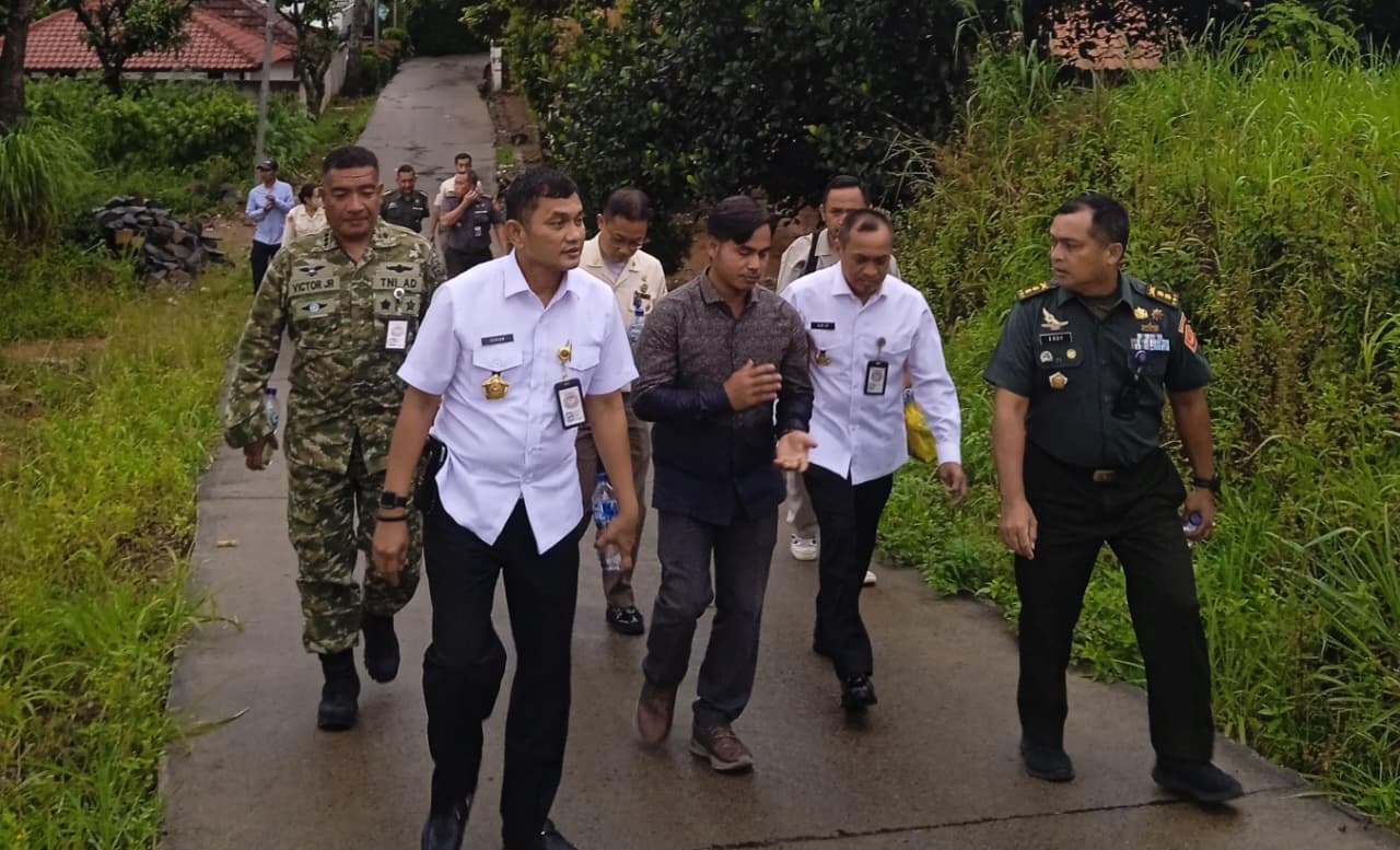 Kunjungan Kapuslola  Kemenhan RI ke Desa Hambalang, Kecamatan Citeureup, Kabupaten Bogor.