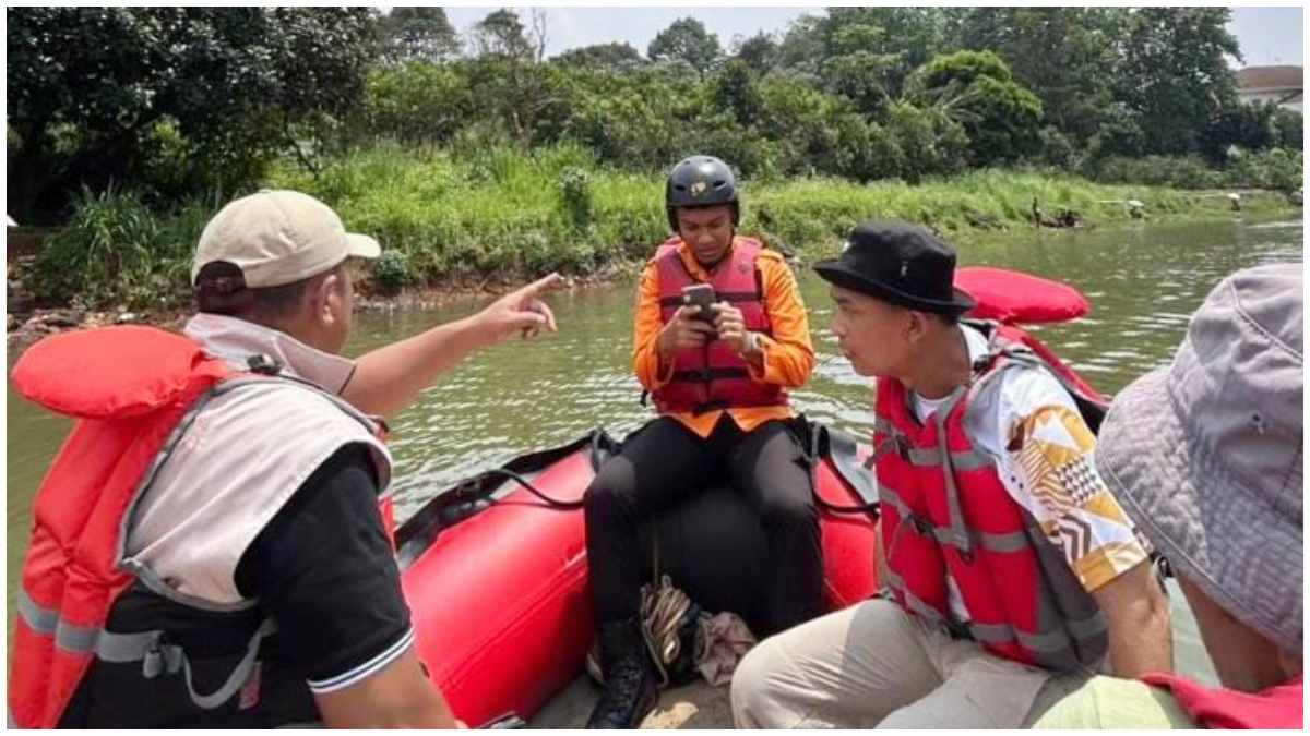 Bupati Bogor Rudy Susmanto saat meninjau langsung Setu Kabantenan yang akan terintegrasi dengan Setu Cikaret.