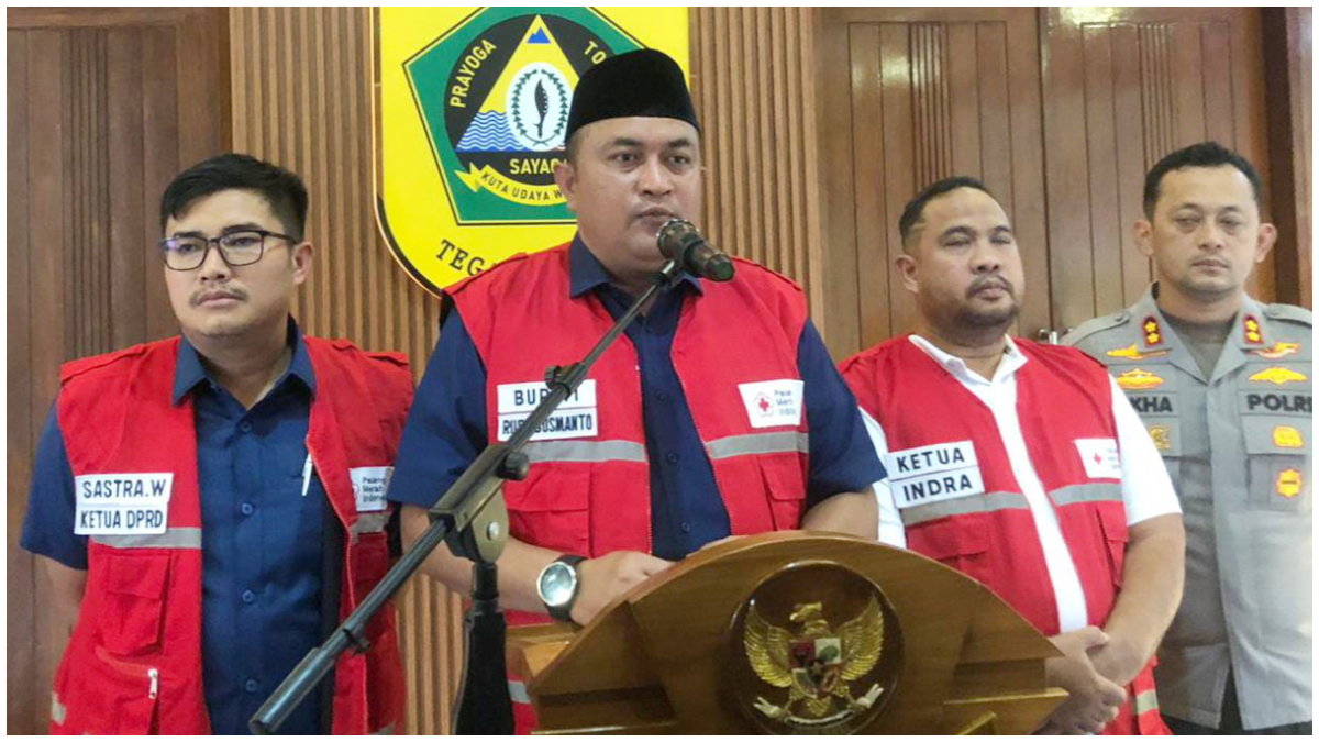 Bupati Bogor, Rudy Susmanto saat menjelaskan soal status siaga bencana alam.
