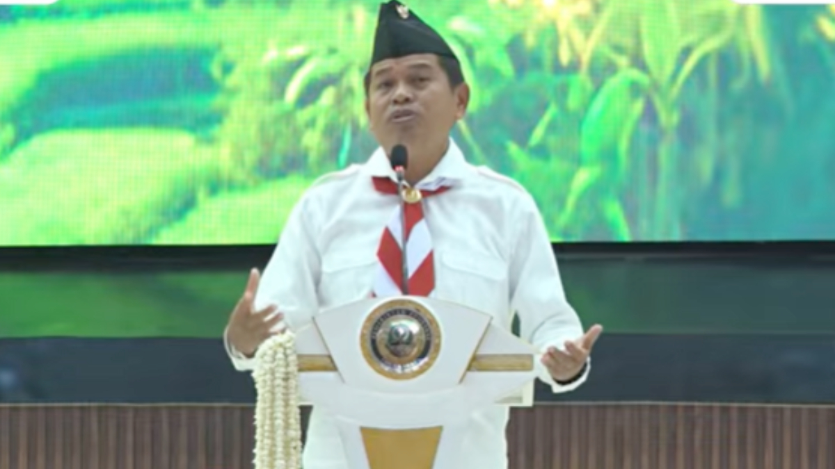 Gubernur Jawa Barat Dedi Mulyadi saat pidato pada&nbsp;Peringatan Hari Guru Nasional Tingkat Provinsi Jawa Barat Tahun 2025.&nbsp;