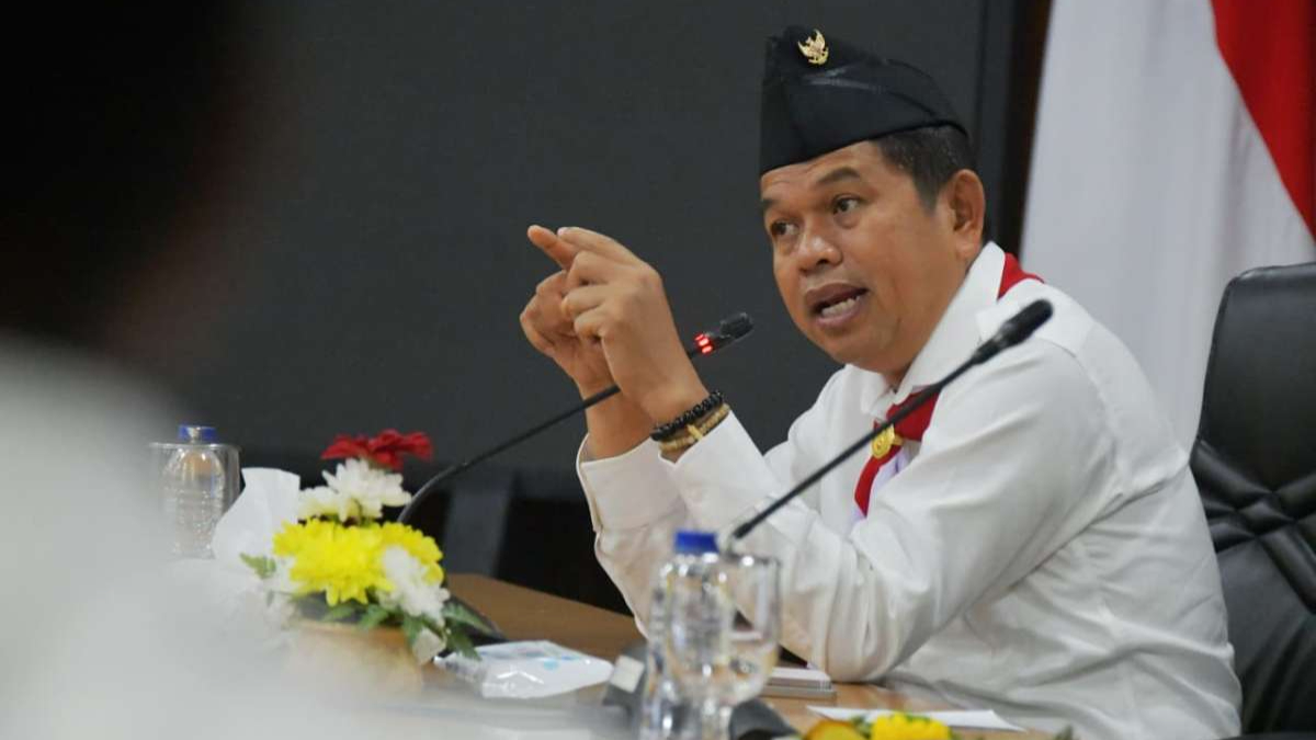 Gubernur Jawa Barat Dedi Mulyadi saat memimpin rakor penanganan banjir Bandung Raya.