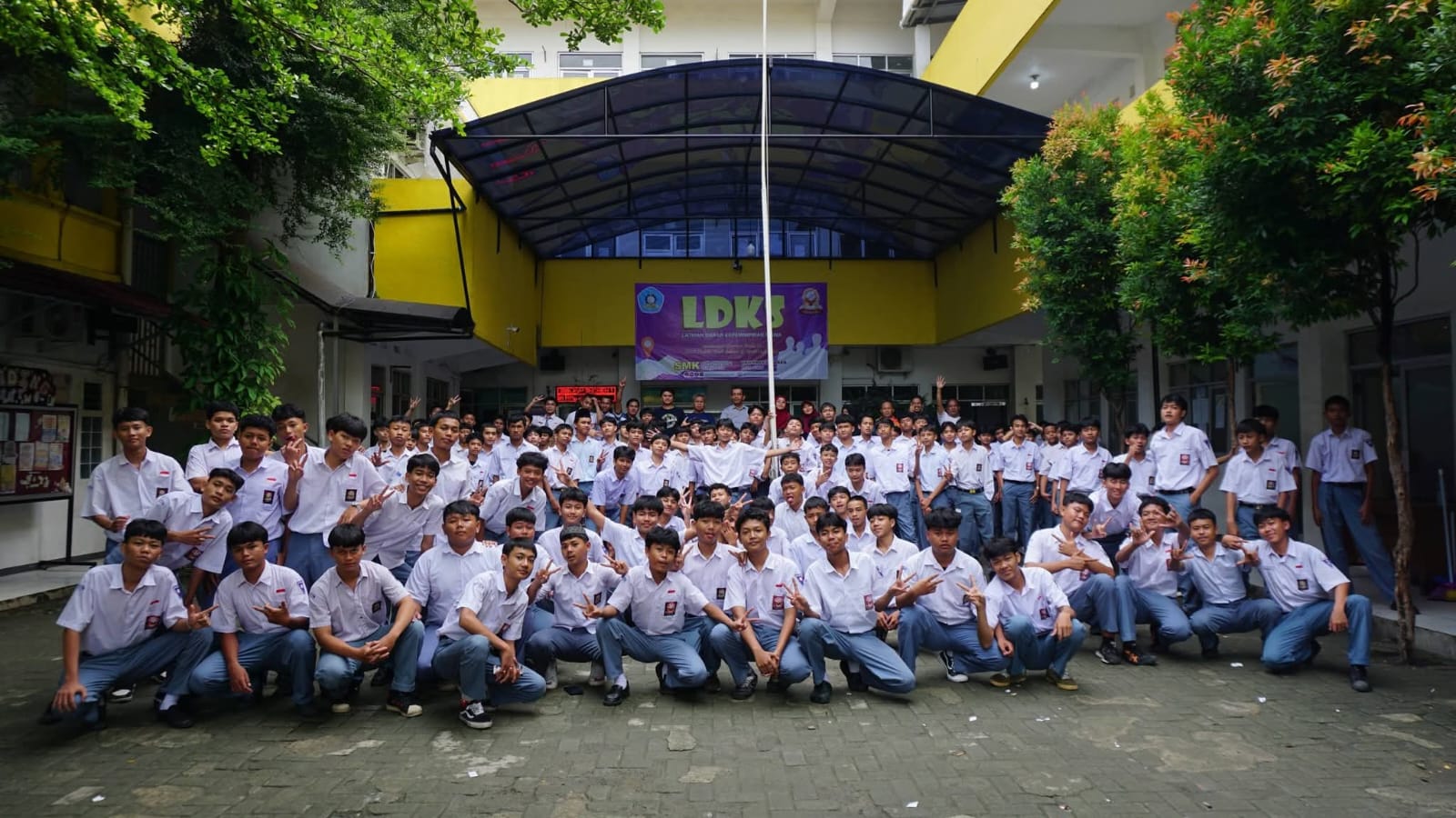 SMK Ash Shoheh 1 Bogor, sukses menyelenggarakan kegiatan Latihan Dasar Kepemimpinan Siswa (LDKS).
