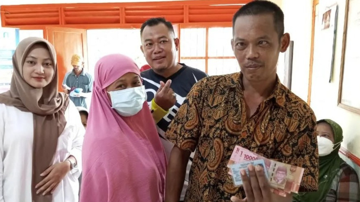 Ilustrasi pencairan bansos Rp600 ribu