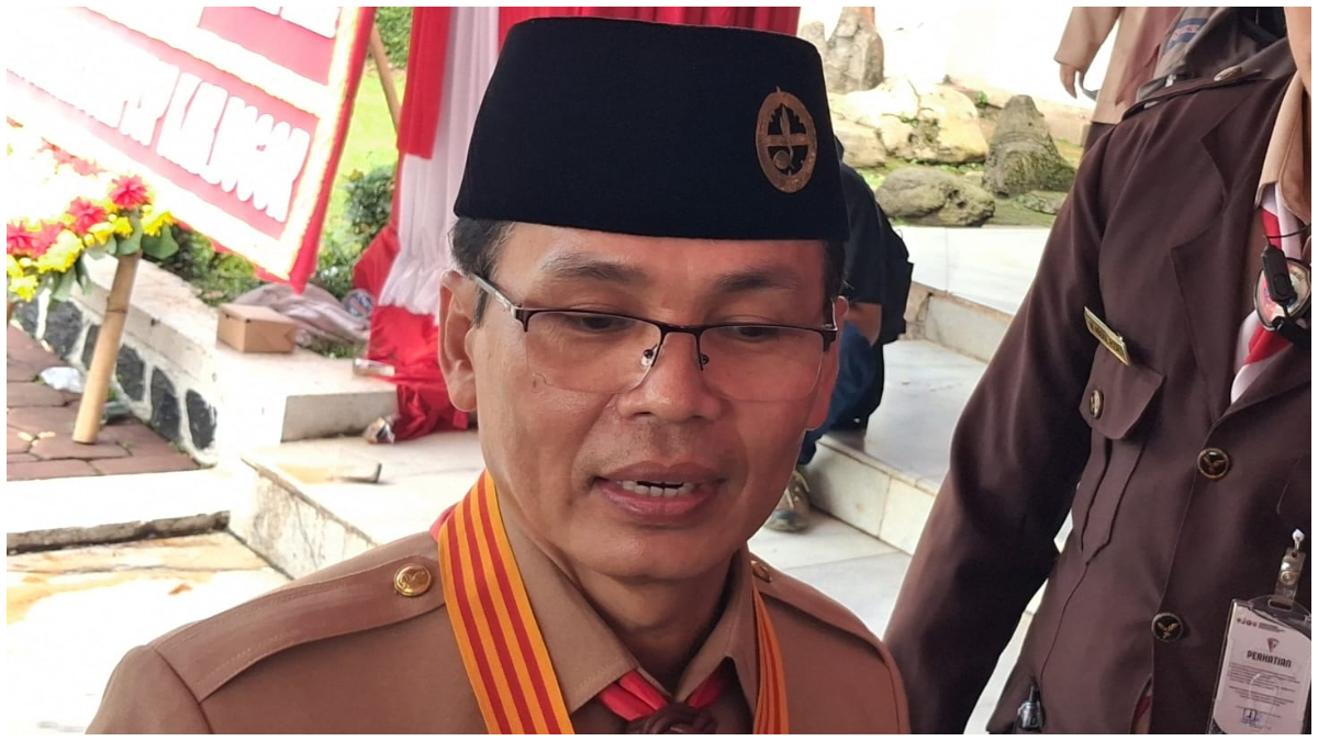 Ketua Kwarcab Gerakan Pramuka Kabupaten Bogor, Agus Ridho saat dimintai keterangan Kamis 11 Desember 2025.