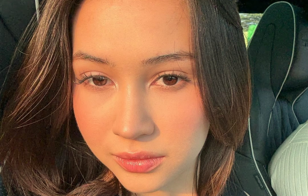 Artis Sandrinna Michelle menjadi perhatian publik lewat aktingnya.