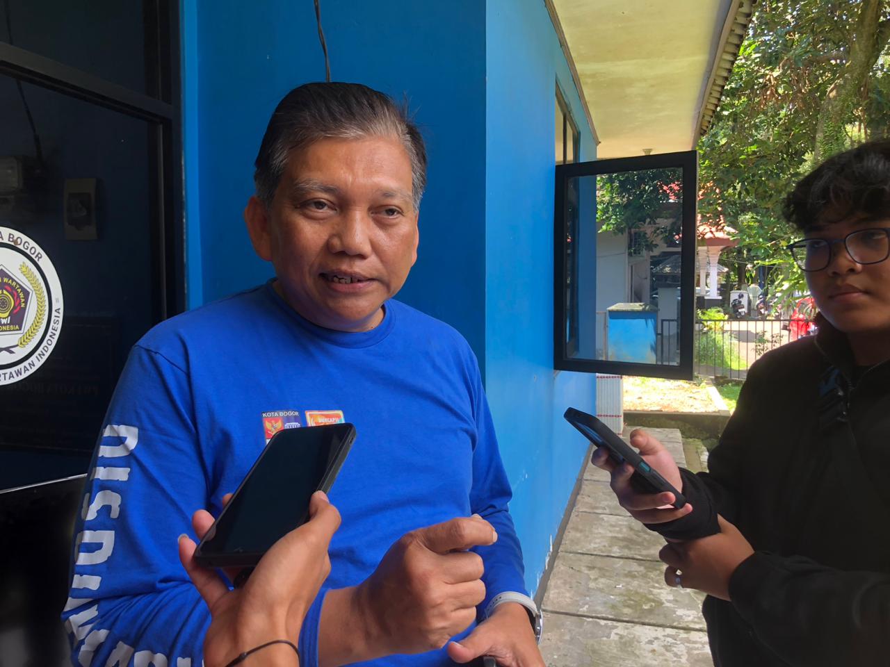Kepala Disdukcapil Kota Bogor, Ganjar Gunawan saat dimintai ketwrangan.